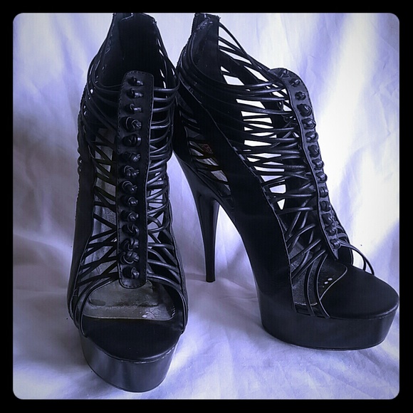 Shoes - Picture 1 of 8
